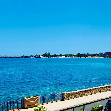 Vacanzenaxos - Casa Frontemare 公寓 *